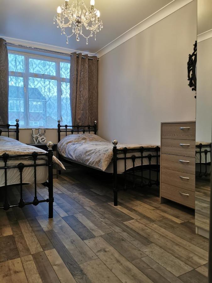 Palaz 2 - 2 Bedroom Flat Edmonton Exteriör bild