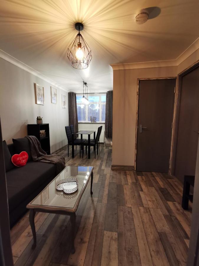 Palaz 2 - 2 Bedroom Flat Edmonton Exteriör bild