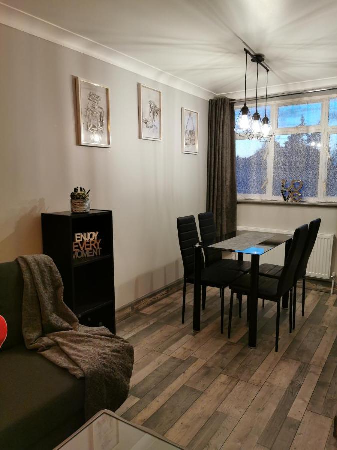 Palaz 2 - 2 Bedroom Flat Edmonton Exteriör bild
