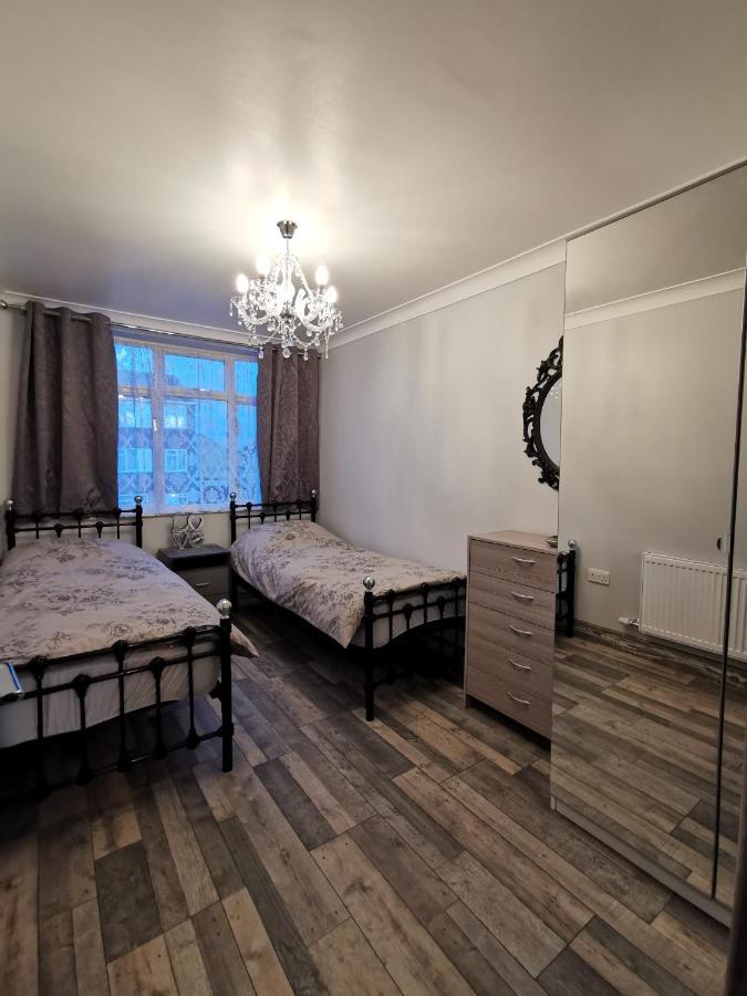 Palaz 2 - 2 Bedroom Flat Edmonton Exteriör bild